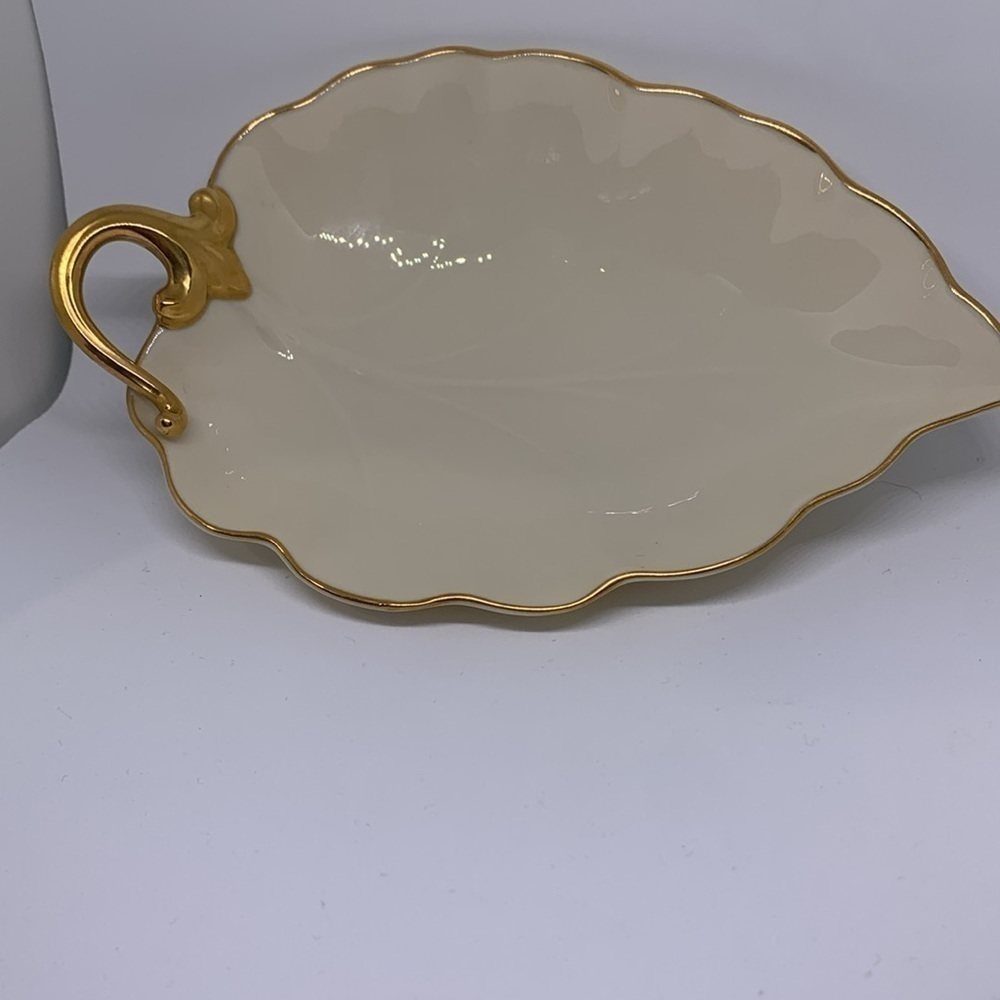 Lenox leaf dish. - Picture 3 of 7